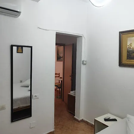 La Strada Aparthotel Tirana